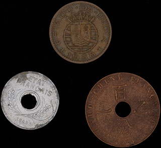 Лот из иностранных монет 1923-1958 гг. 3 шт. Лот из иностранных монет 1923-1958 гг. 3 шт.