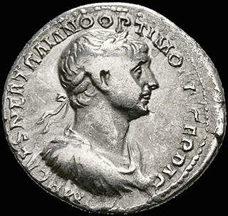Римская империя. Траян. Денарий 114-117 гг. RIC 338. Серебро Римская империя. Траян. Денарий 114-117 гг. RIC 338. Серебро