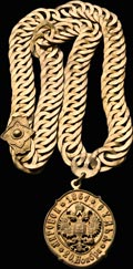 Знак мирового судьи с цепью
